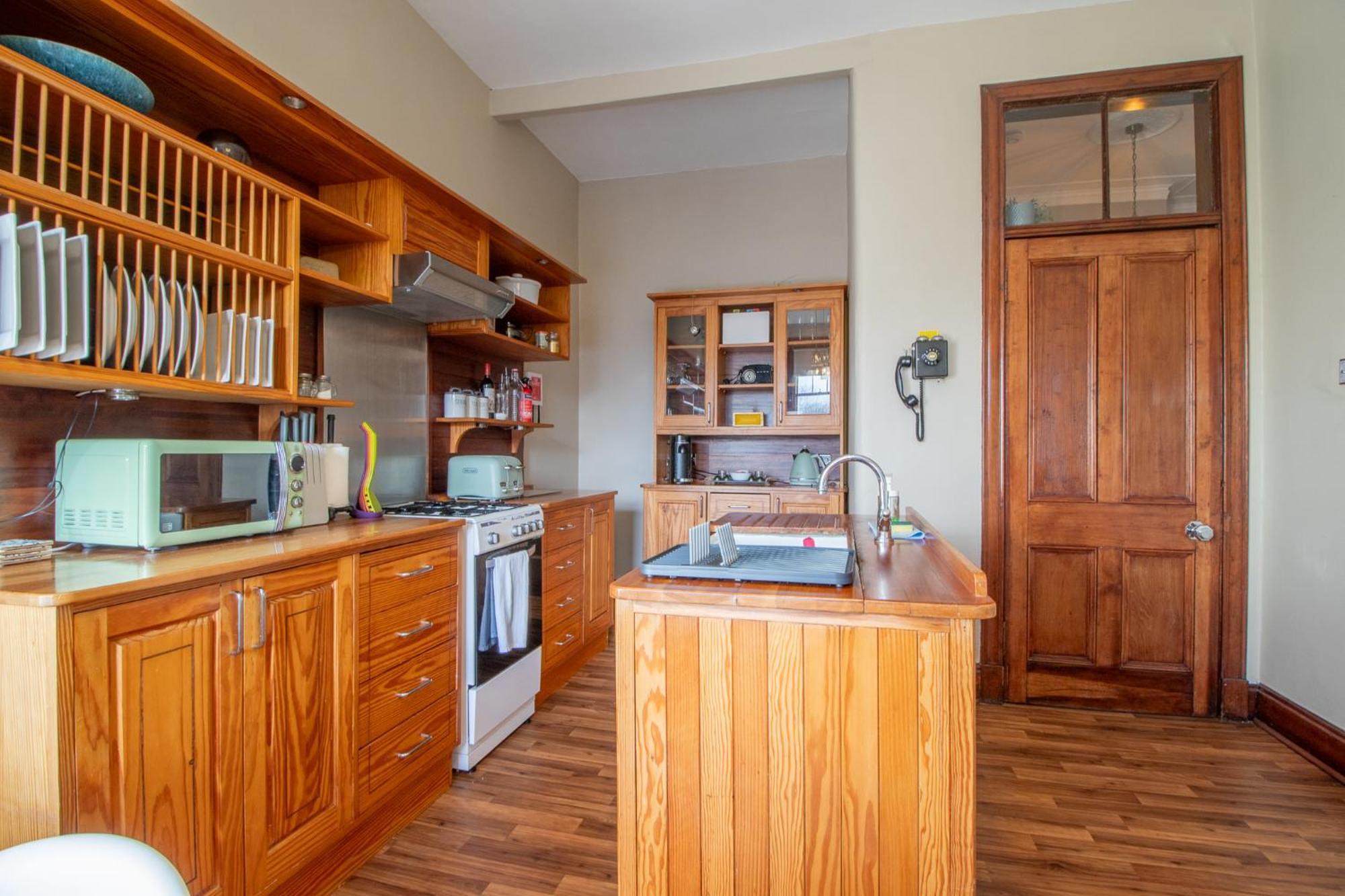 Pass The Keys Beautiful, Traditional 2 Bed Flat W Free Parking Glasgow Exteriör bild
