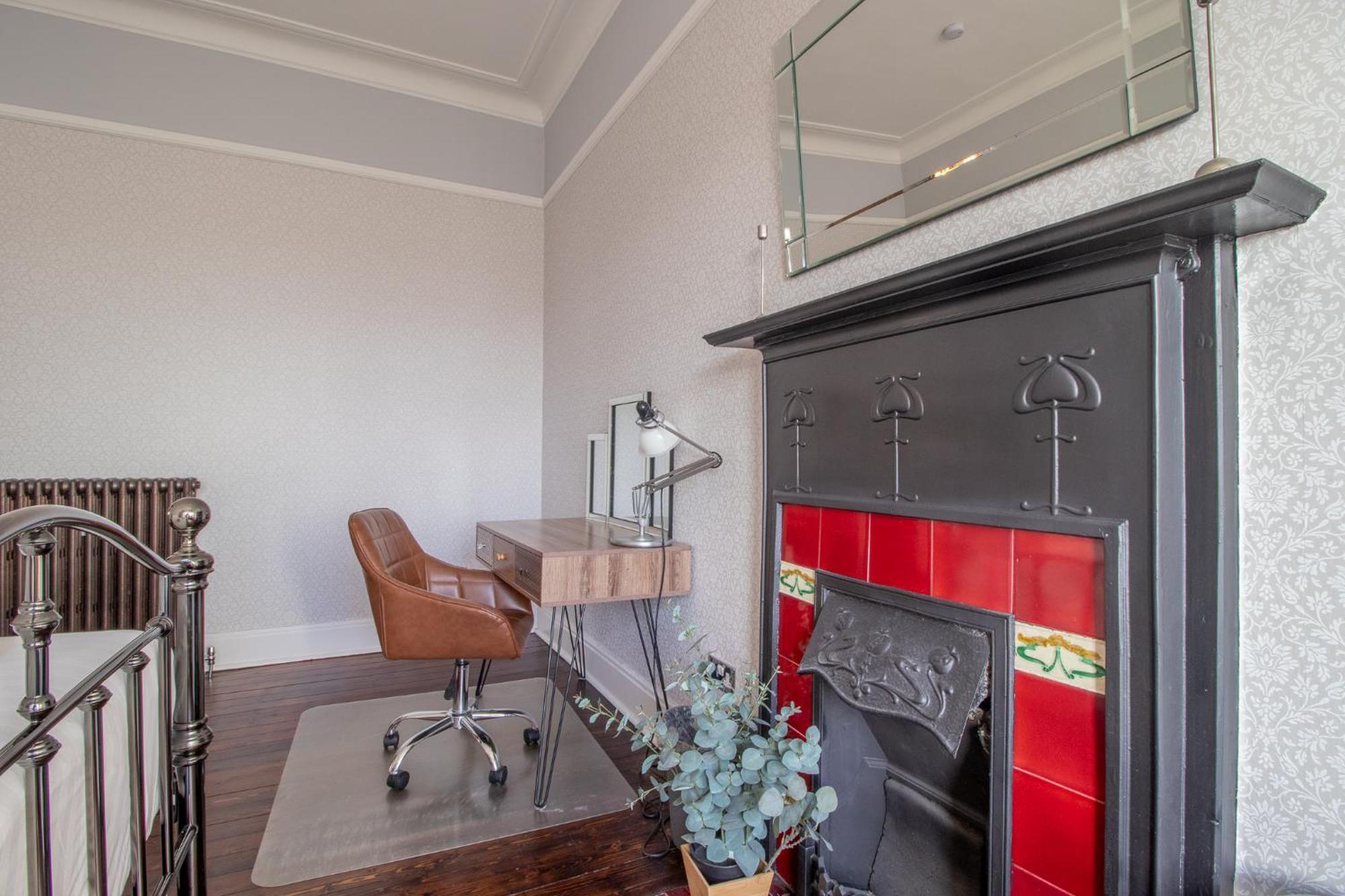 Pass The Keys Beautiful, Traditional 2 Bed Flat W Free Parking Glasgow Exteriör bild